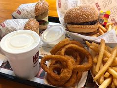 -The Habit Burger Grill 哈比特汉堡(复兴soho店)