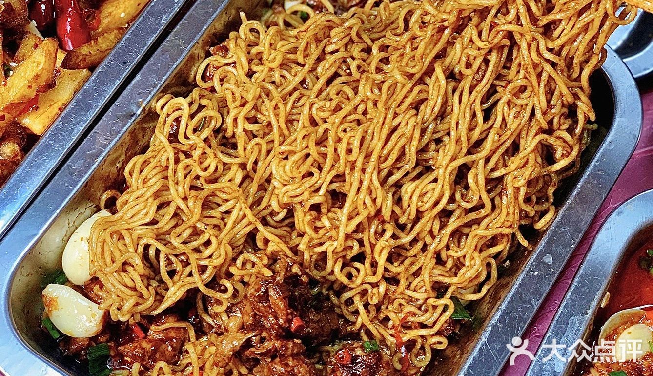 南昌本地人推荐的深夜食堂！汽锅鸡焖面好绝