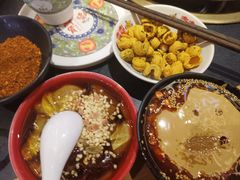 -沸炉重庆老火锅(军事博物馆店)