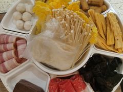 -鸡遇虾煲干锅火锅(小寨金莎店)