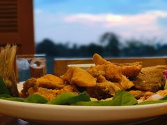 -Chom Cafe and Restaurant
