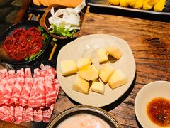 -老牌坊云南鱼豆花火锅(爱建店)