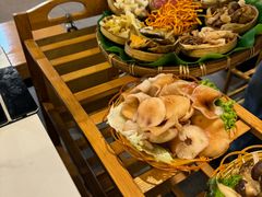 -菌海森林·非遗野生菌火锅(西山区滇池路摩根道店)