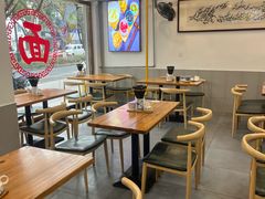 -裕兴记·蟹黄面馆养育巷精选店面馆