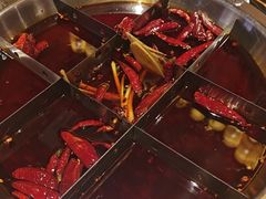 -憨孃孃·重庆老火锅(红山黑金店)