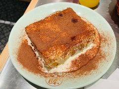 漏奶滑-潮界(虹桥新天地店)