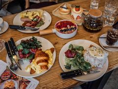 -Common Table · Brunch & Coffee