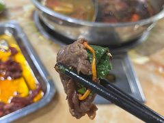 -沈记酸菜牛肉火锅店(九号路店)