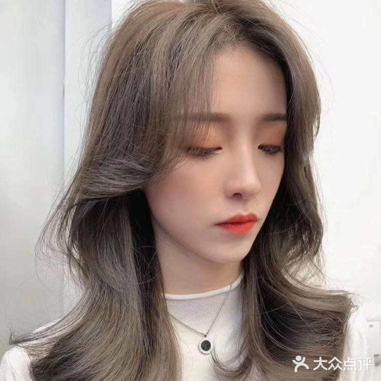 八字刘海针对于圆脸、方脸和脸大的妹子