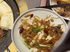 -锅飘飘·东北铁锅炖(雨花客厅店)