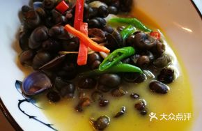 Clear Soup with Screw Clams