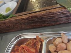 -围炉肉舍•炭烤活鳗•丹东海鲜烤肉(步行街店)