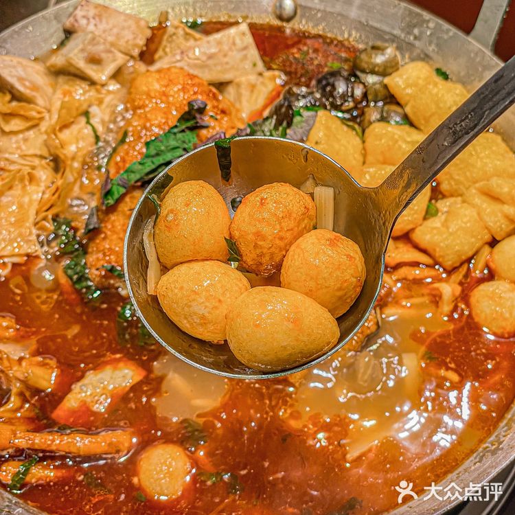 总要来广州吃一次ong菜加满的螺蛳粉鸭脚煲吧‼️