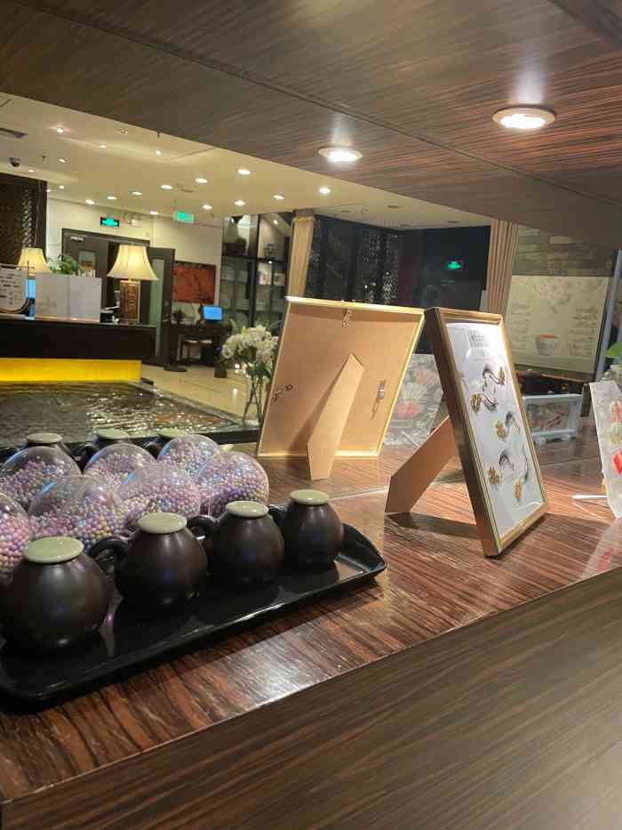 东方大班(温特莱店)-"给脚丫子做了一个奢侈的玻尿酸深层养护,体.