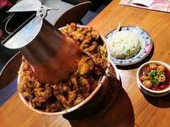 -炉小二铜锅牛蛙•川湘菜(三里屯店)