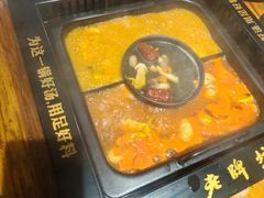 -老牌坊云南鱼豆花火锅(爱建店)