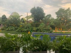 -茅草房·河畔园林火锅