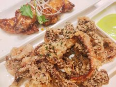 香酥鱿鱼圈配香草蛋黄酱-WOLFGANG PUCK KITCHEN & BAR(迪士尼小镇店)