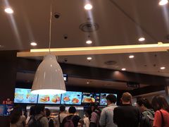 等位区-肯德基(北京南站店)