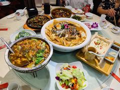 -阿三鱼头泡饼·家常菜