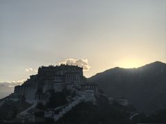 -平措康桑·和牛自助观景餐厅(布达拉宫店)