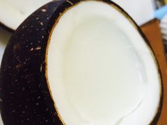 -志龙皇冠吃货椰子铺