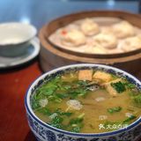 想吃包子的一天，汤包与鸭血粉丝汤的绝配