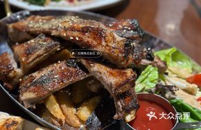 Charcoal-Grilled Iberian Black Pig Ribs