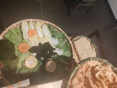-尚尚仙·酸汤猪手·猪肚鸡火锅(华联万柳购物中心店)