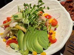 虾仁牛油果沙拉-鸟屯(三里屯店)