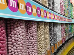 -m豆巧克力世界(上海世茂广场店)