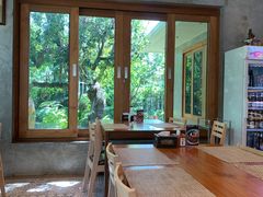 -Chom Cafe and Restaurant