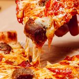 一人吃两个乐凯撒 pizza？单身汪哭泣❌狂喜⭕️