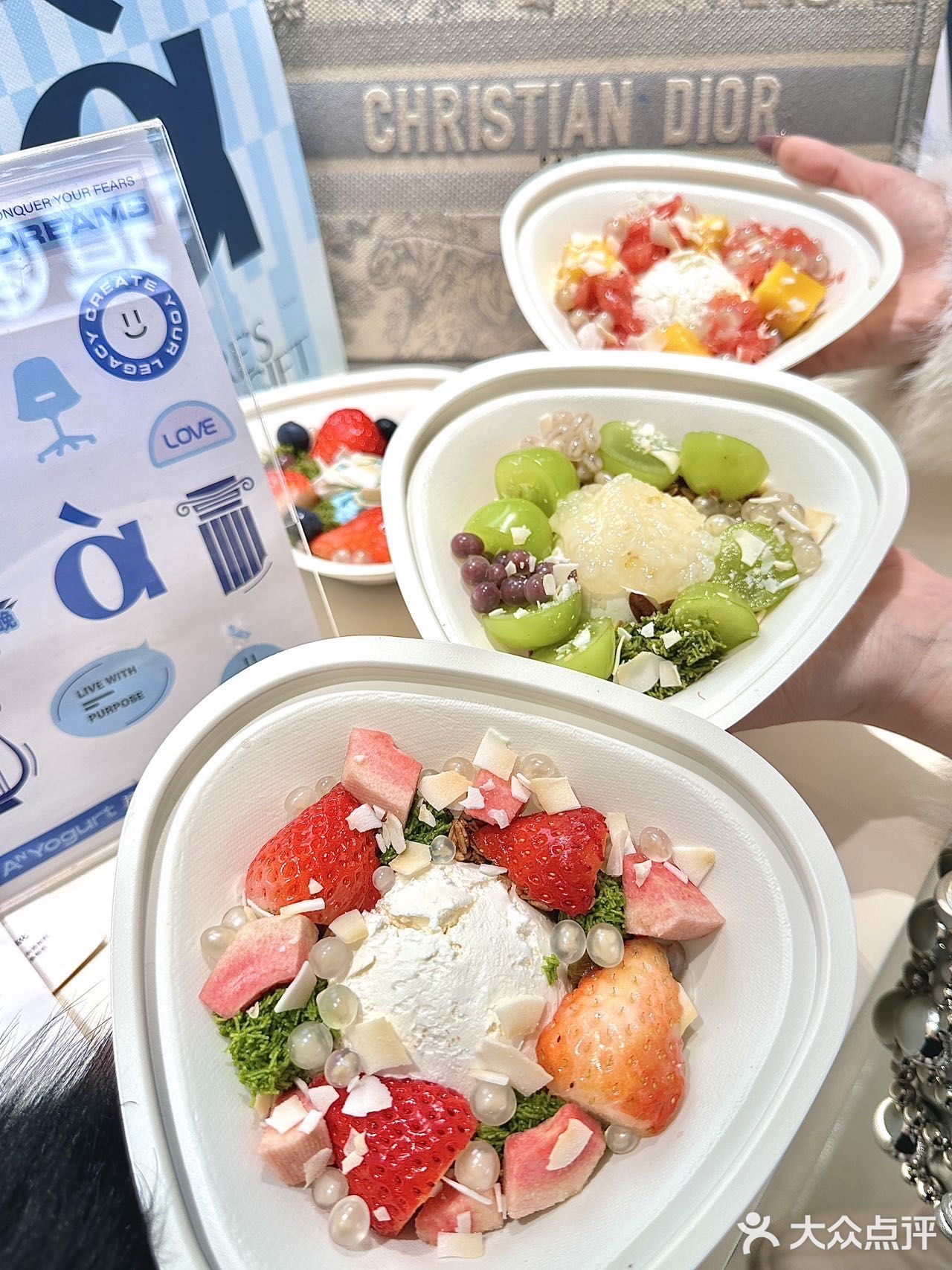 在印象城 吃到啦像油画一样漂亮嘟酸奶