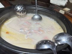 -大匠工房古船木艺术餐厅·猪肚鸡专门店(长白仙岛店)