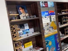 -诺柯视眼镜-蔡司依视路官方工厂店(淞南一店)