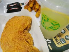 鲜萃柠檬饮（超大）-德克士(砂之船奥特莱斯店)