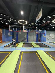 -反弹蹦床公园(南坪万达店)