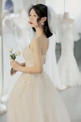 -艾米丽婚纱礼服