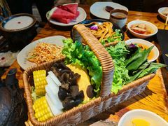 -老牌坊云南鱼豆花火锅(爱建店)