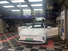 -鑫鹏浩汽车服务有限公司(荔海春城店)