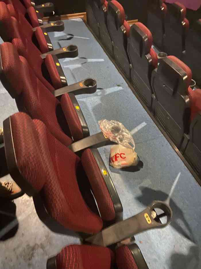 铜马国际影城-"不满易,还规定必须看3d的,一周岁宝宝都.