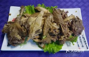 Hongfu Braised Chicken