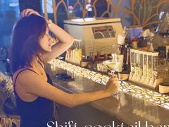 -Shift cocktail bar鸡尾酒吧