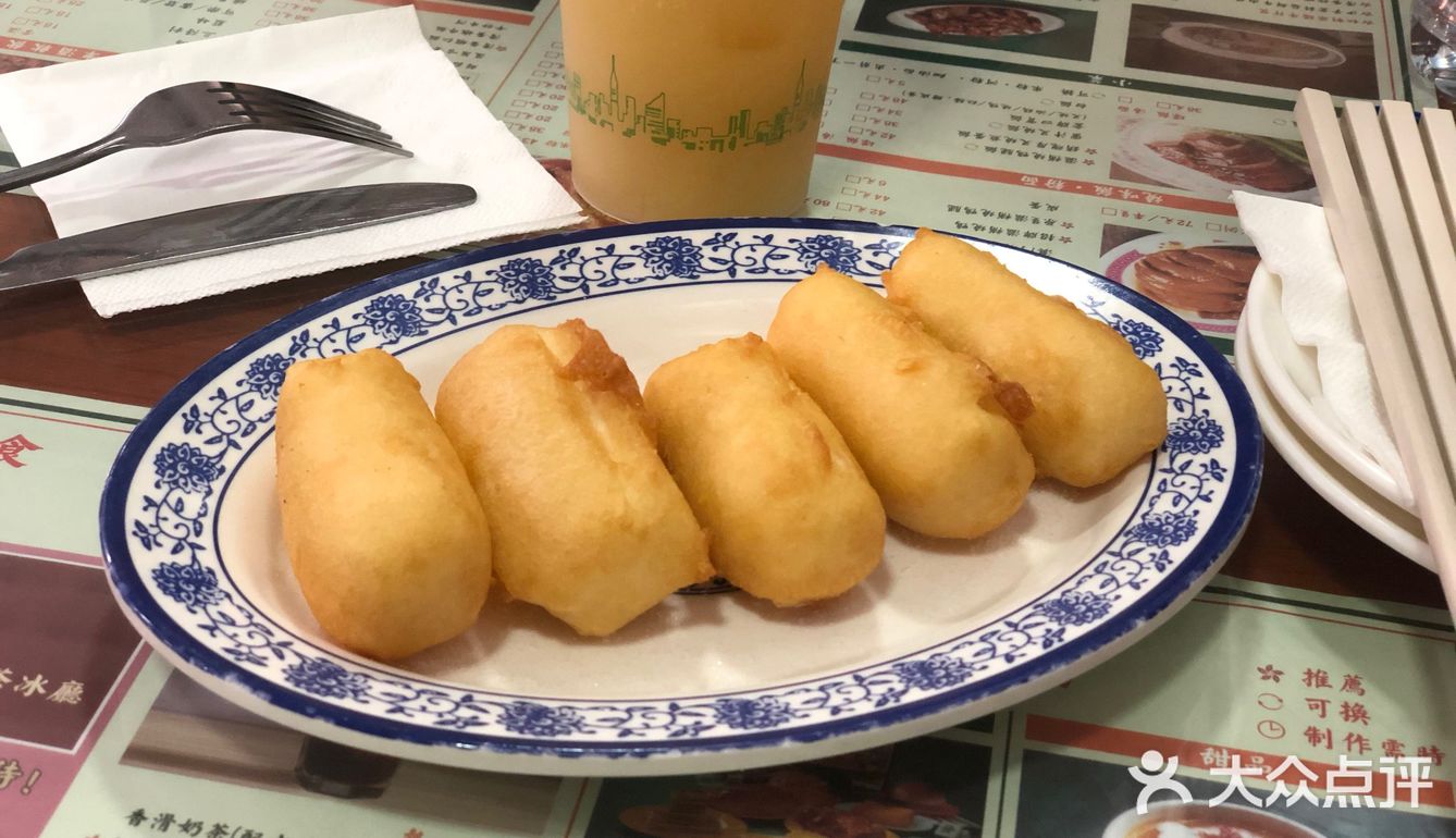 味道没有失望，腐乳空心菜、虾仁滑蛋