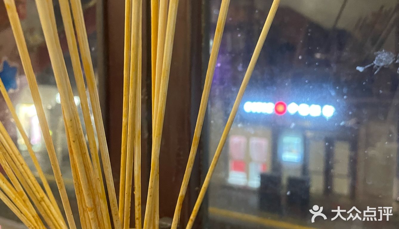 这家店在愚园路上真是太有名了！