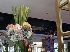 -豪客嘉族·麦尼顿西餐厅(乐福天下店)