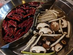 菌汤鸳鸯锅-大龙燚火锅