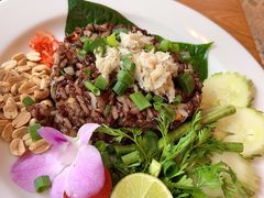 -Chom Cafe and Restaurant