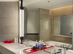 -上海外滩茂悦大酒店